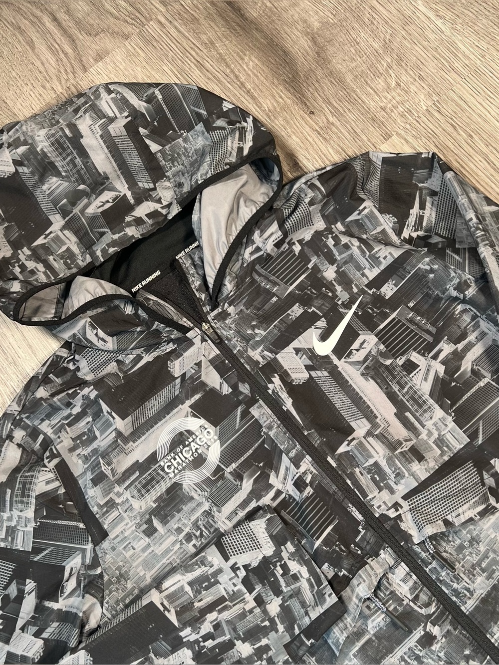 Nike Jacket Women’s XS Black Skyline Print 2018 Chicago Marathon Running 933452‎